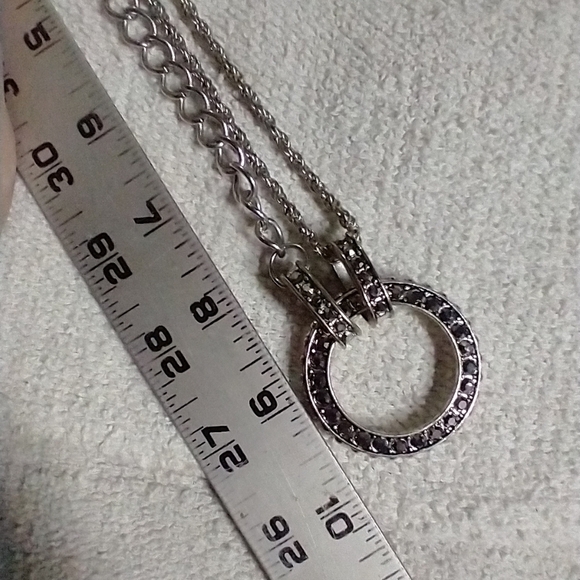 Silvertone dark crystals circle ⭕ chain necklace - Picture 6 of 6